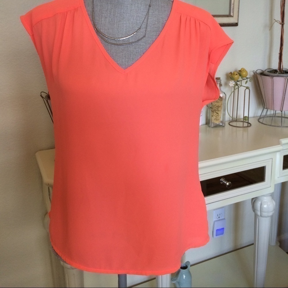 New - BR top - Picture 2 of 4